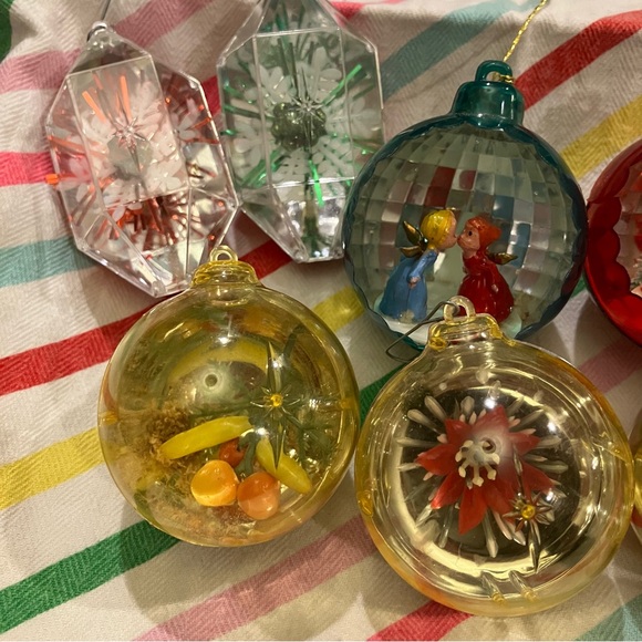 9 Vintage Jewel Brite 1960s Plastic Christmas Ornaments - Picture 12 of 12